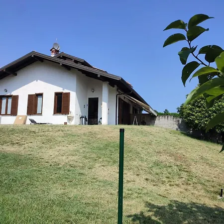 Вилла Villa Verde Nebbiuno